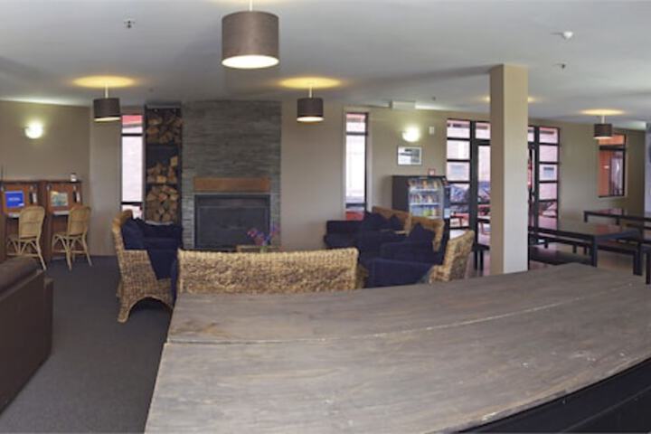 Entrance & Lobby