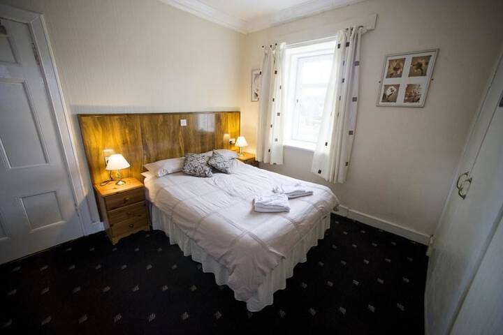 Room 8 of 40