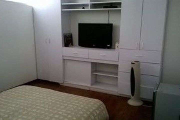 Lounge 75 of 83
