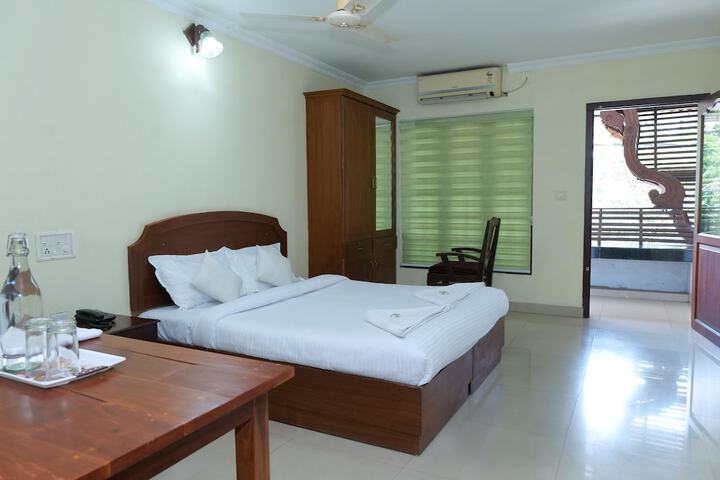 Room 13 of 26
