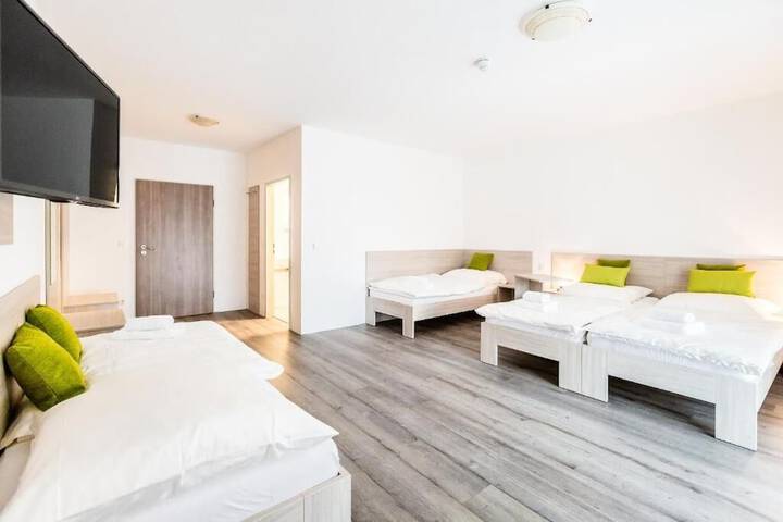Room 3 of 20