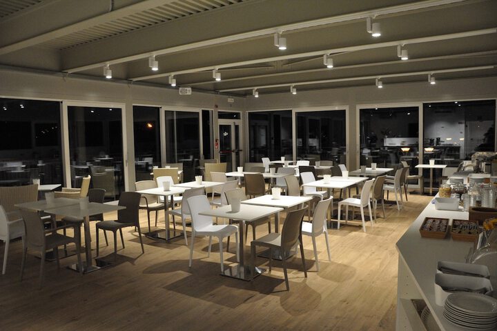 Dining 49 of 63