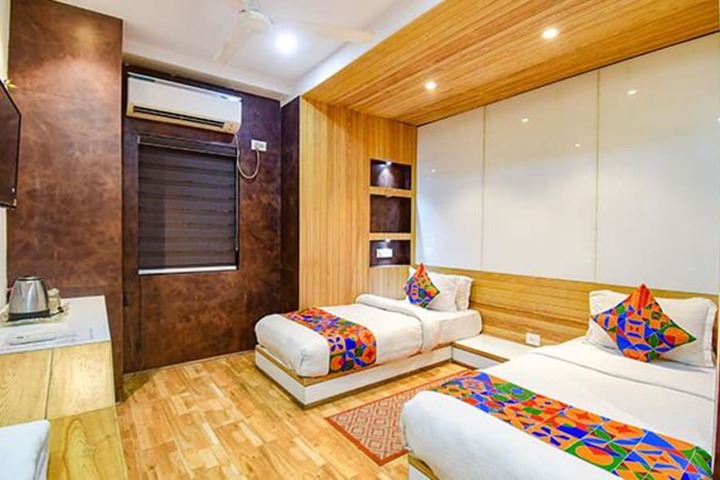 Room 15 of 36