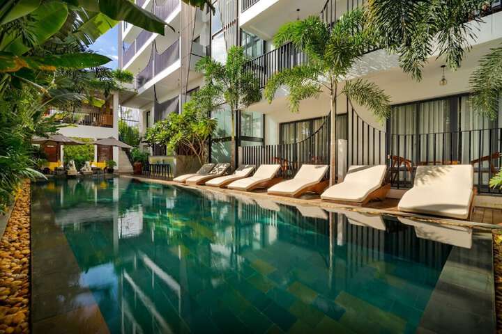Pool 19 of 28