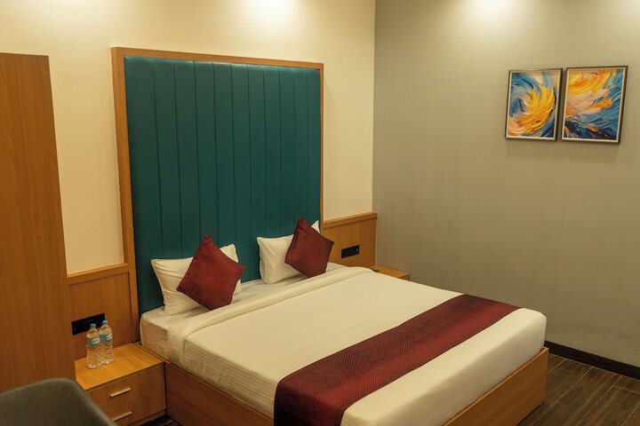 Pravasa Stay Near Luv Kush Square