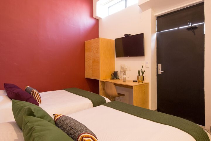 Room 16 of 79