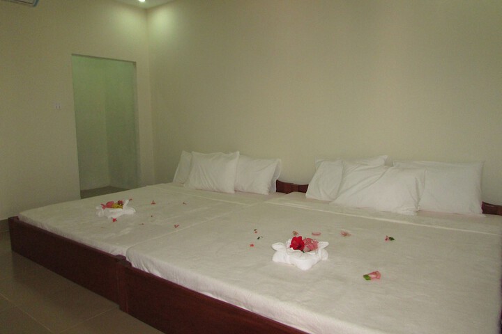 Room 13 of 48