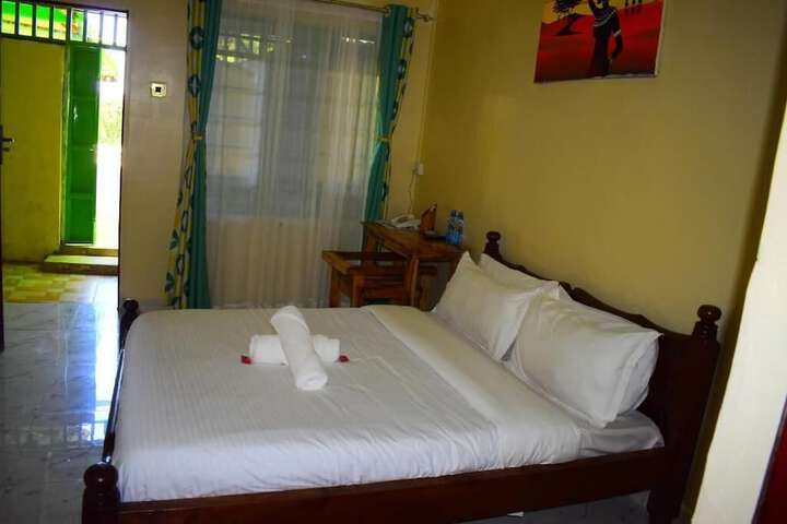 Room 8 of 37
