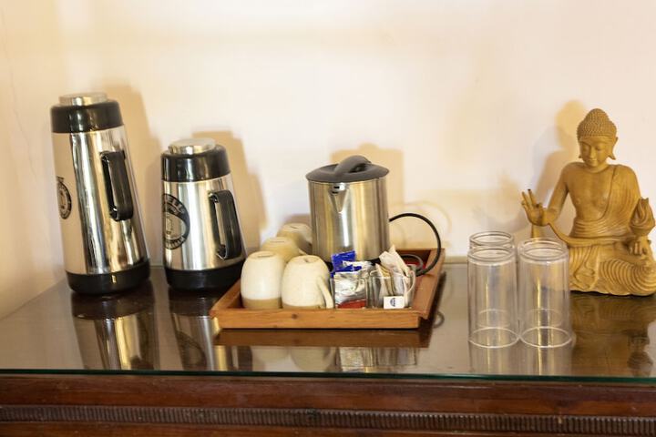 Breakfast/Coffee Service 112 of 162