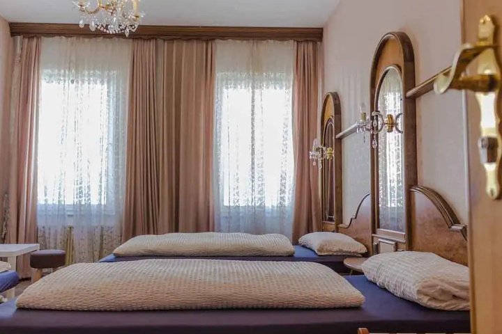 guest_rooms