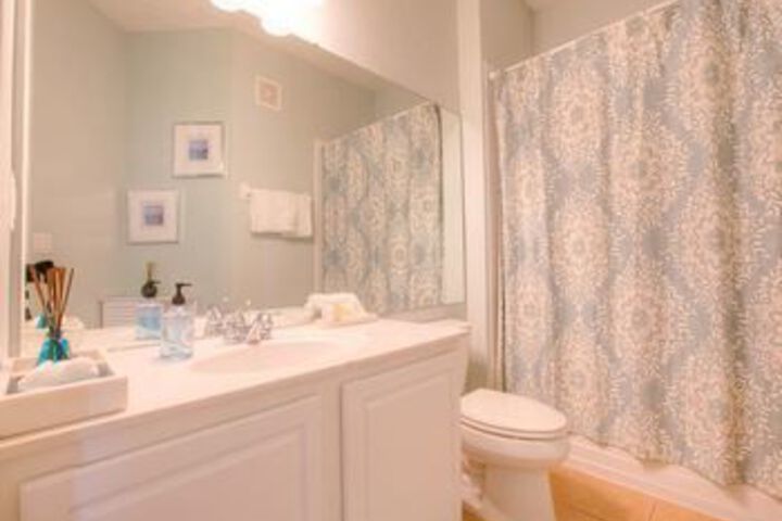 Room 4 of 27