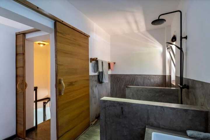 Room 28 of 75