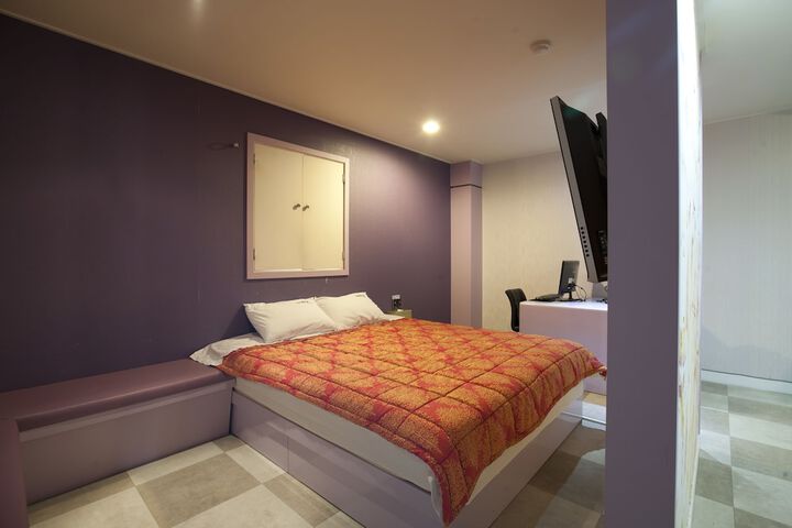 Room 30 of 77