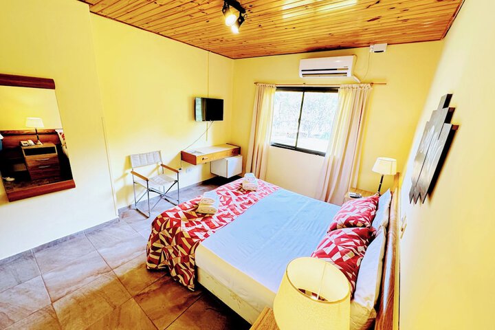 Room 4 of 77