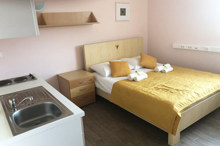 Room 46 of 69