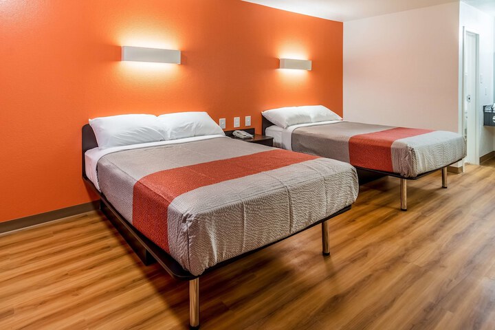 2 Double Beds (2 of 8)