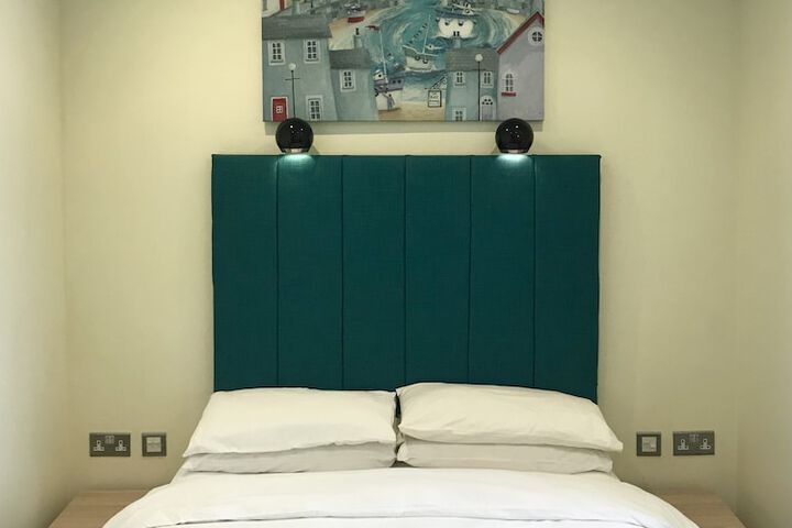 Room 7 of 66