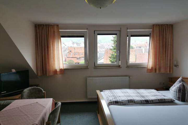 Room 3 of 26
