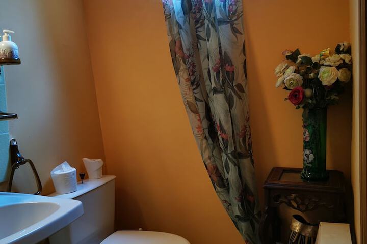 Room 32 of 59