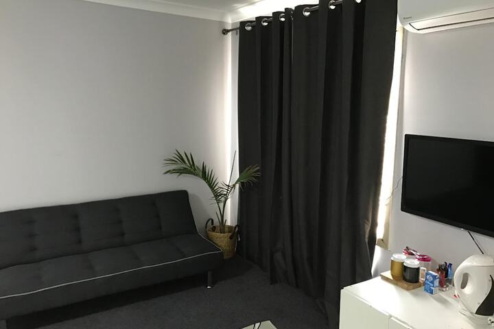 Room 21 of 37