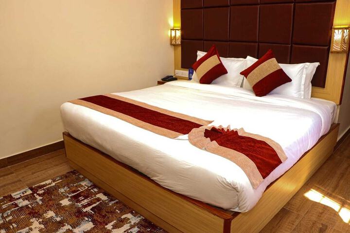 Room 2 of 11