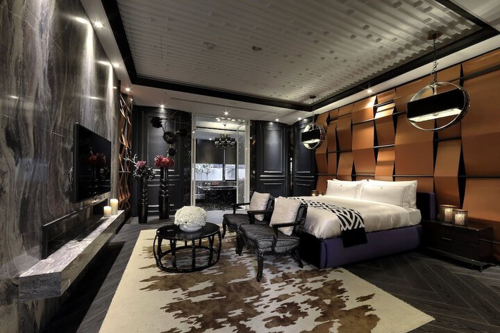 Room 3 of 42