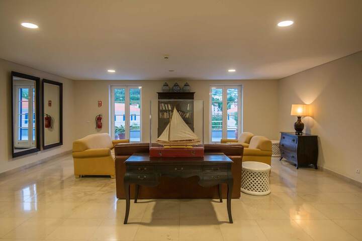 Ballroom/Hall 102 of 129