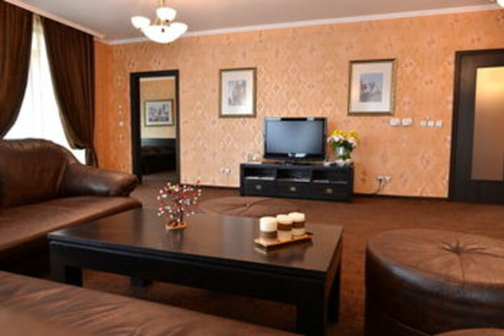 Room 38 of 48