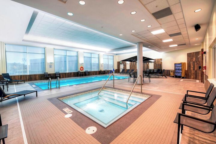 Swimming pool at Fairfield Inn & Suites by Marriott Ottawa Airport