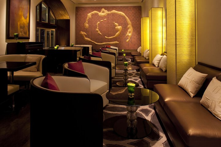 Lounge 56 of 67