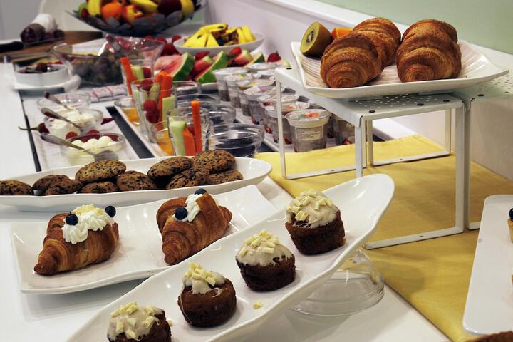 Breakfast/Coffee Service 53 of 70
