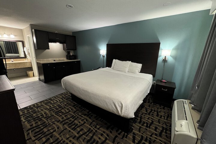 Room 14 of 23