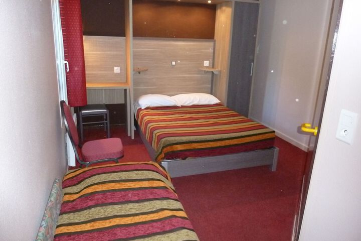Room 8 of 37