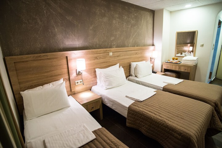 Room 32 of 120