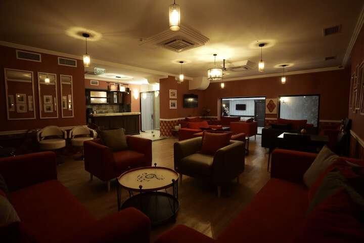 Lounge 87 of 101