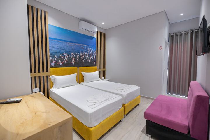 Room 25 of 62