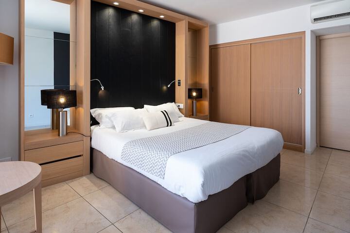 Room 34 of 114