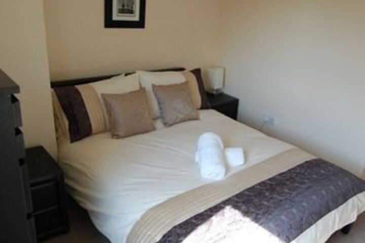 Room 9 of 12