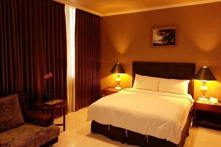 Room 4 of 23