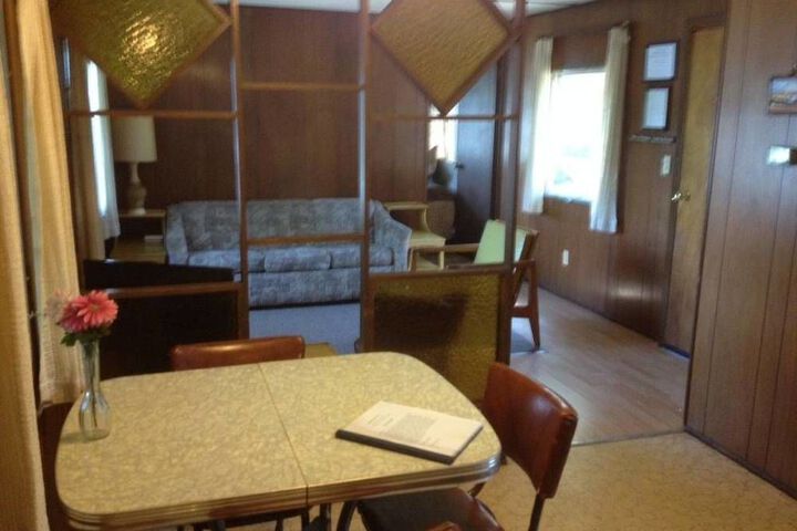 Room 80 of 199