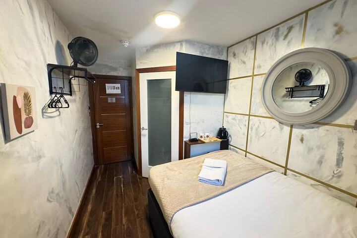 Room 163 of 234