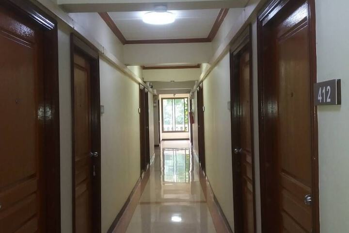 Ballroom/Hall 24 of 30