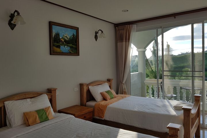 Room 6 of 27