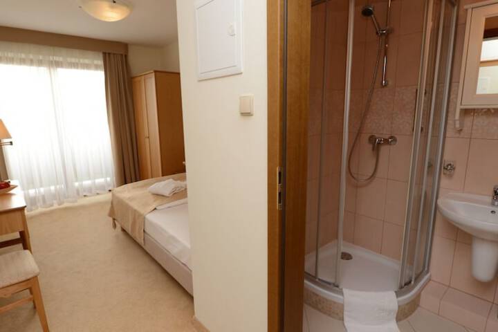 Room 15 of 67