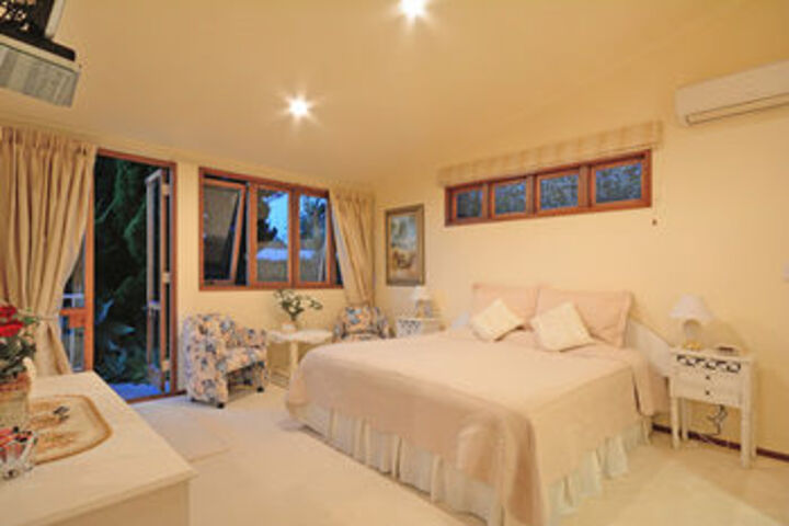 Room 11 of 22