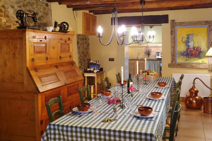Dining 14 of 17