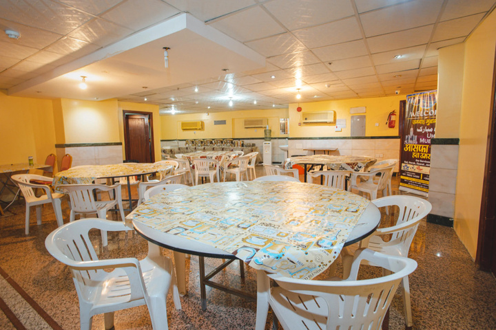 Dining 17 of 19
