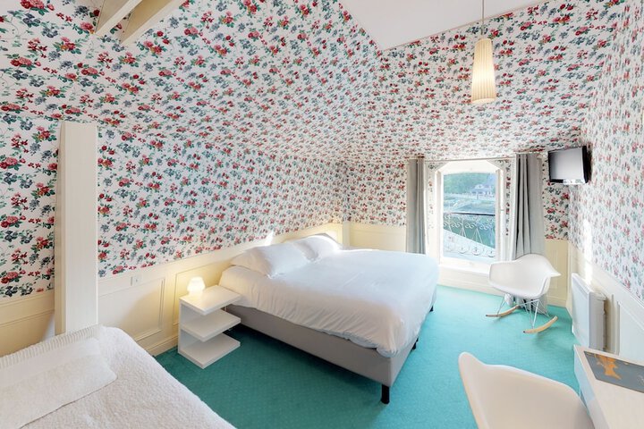 Room 3 of 34