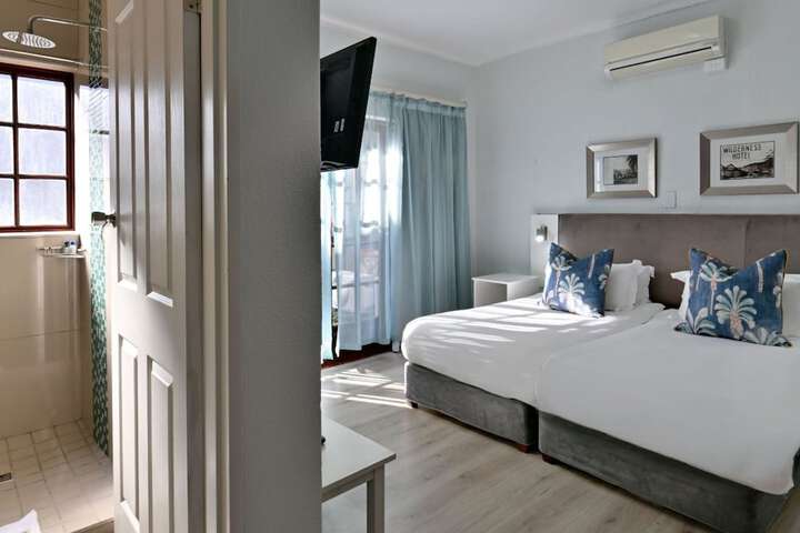 Room 53 of 199
