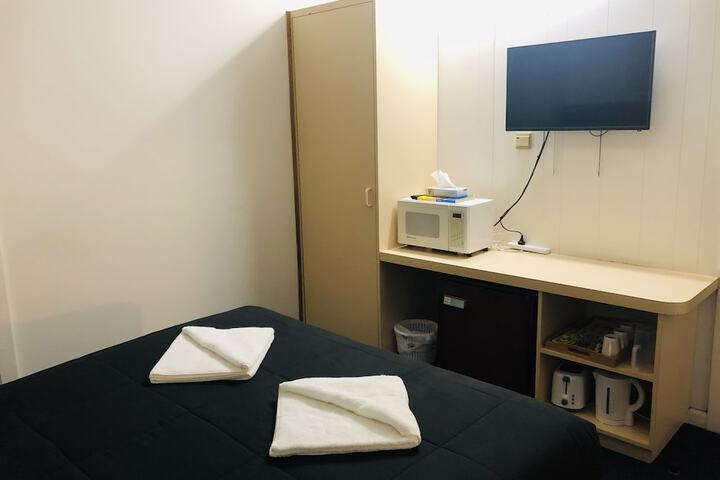 Room 4 of 19